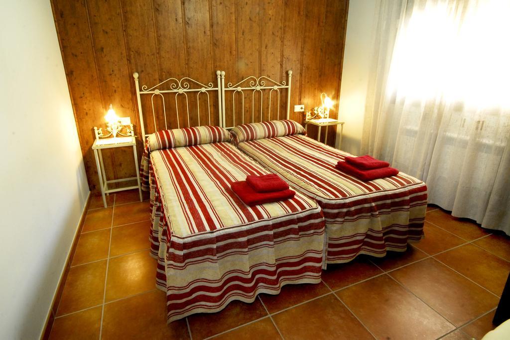 Apartamentos De Turismo Rural Las Eras Castelserás Extérieur photo
